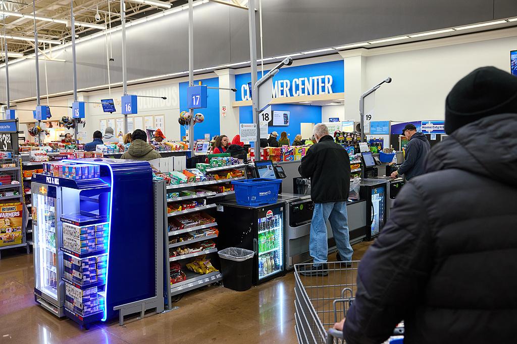 美国中产开始偷
主要出于对高物价的不满，27%的美国消费者在自助结账时故意漏扫部