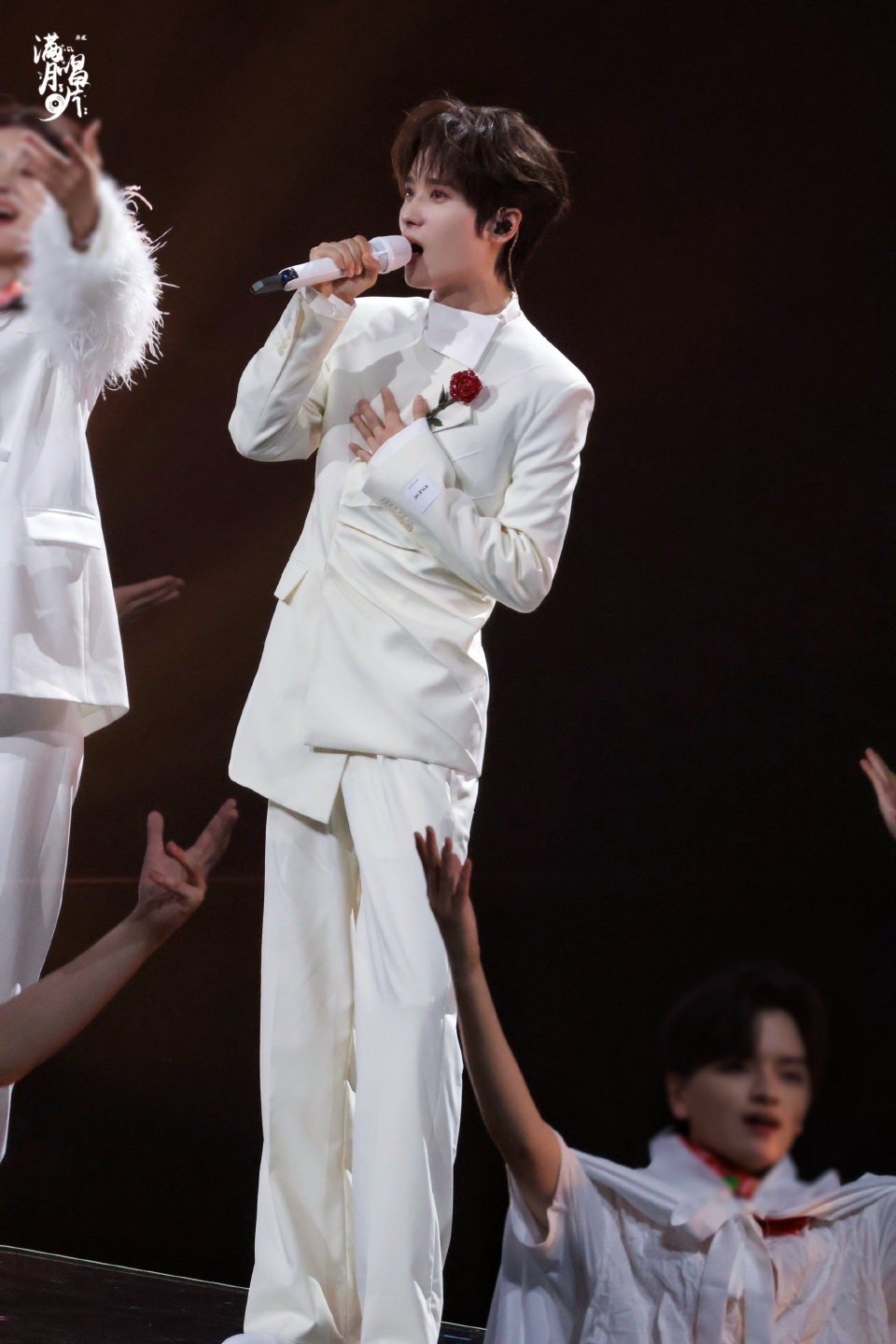 井胧终于唱大东北是我的家乡了 听井胧唱《大东北是我的家乡》，感觉每个字都充满了自