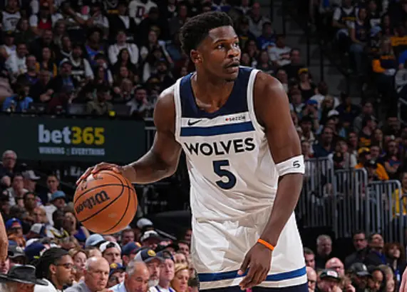 真神回归，爱德华兹今日砍下30分，率领森林狼完成19分的大逆转！上场比赛爱德华兹