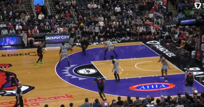 太欺负人了，马刺110-107险胜猛龙，这场比赛文班亚马有一个球太欺负人了，这个