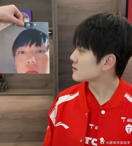 有啥后悔的，不会玩不敢选自己自搬青钢影和巴德多少把了？第5把搞个潘森最后还想犯规