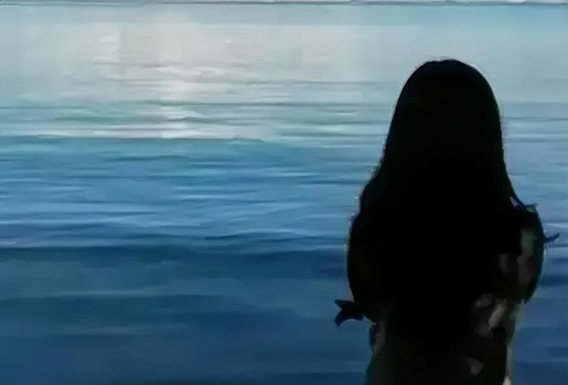 昨天写了一首小诗，一位江苏的条友留言：“没看懂，能不能解读一下！”我其实无法解读