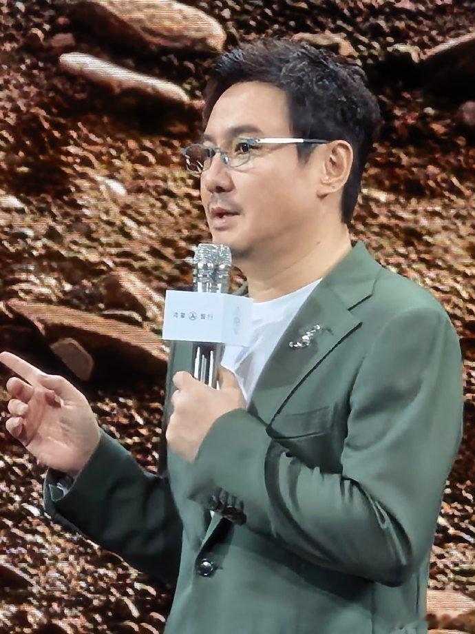 杨幂沈腾活动同框杨幂沈腾只要一块出场，笑点基本就预定好了，离场那幕给我笑惨了，幂