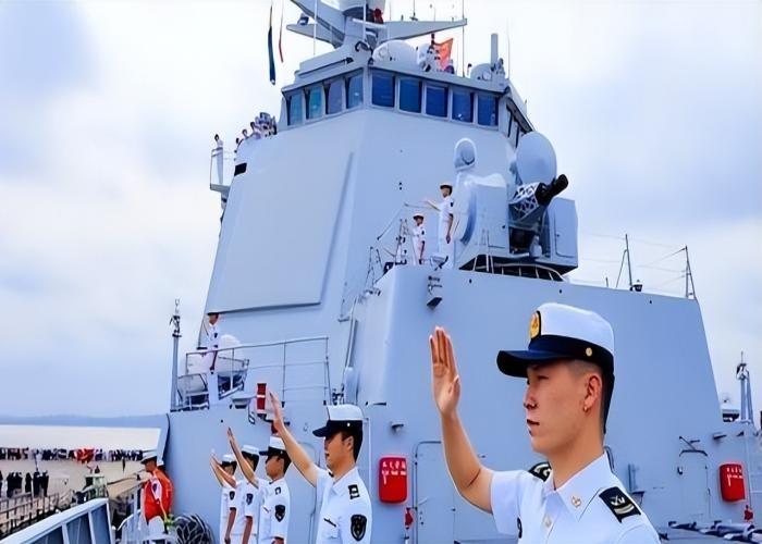 澳大利亚国防军前司令约翰斯顿相关言论引争议：“澳军舰可以去中国附近，但解放军舰艇