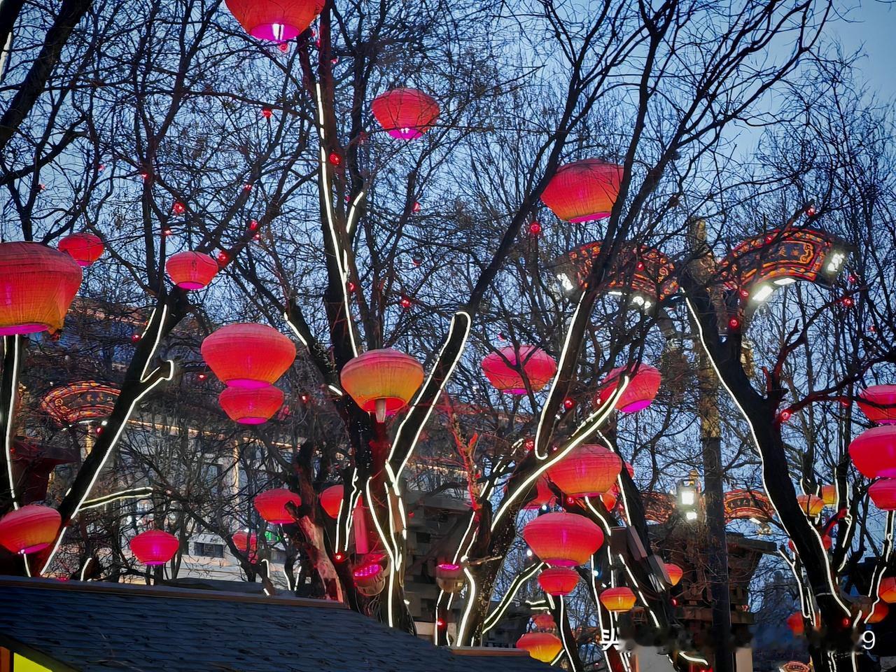 我是一个小小的自媒体创作者，目前，粉丝接近2万。很多朋友比较羡慕，觉得上万的粉丝