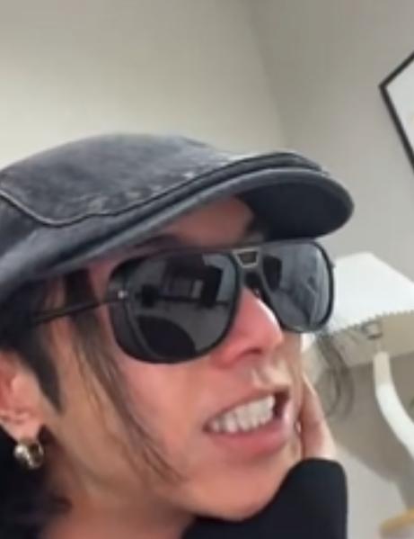 华晨宇，哭了！损失太大了！
华晨宇本来有个好创意，方便歌迷和自己，在云南抚仙湖买