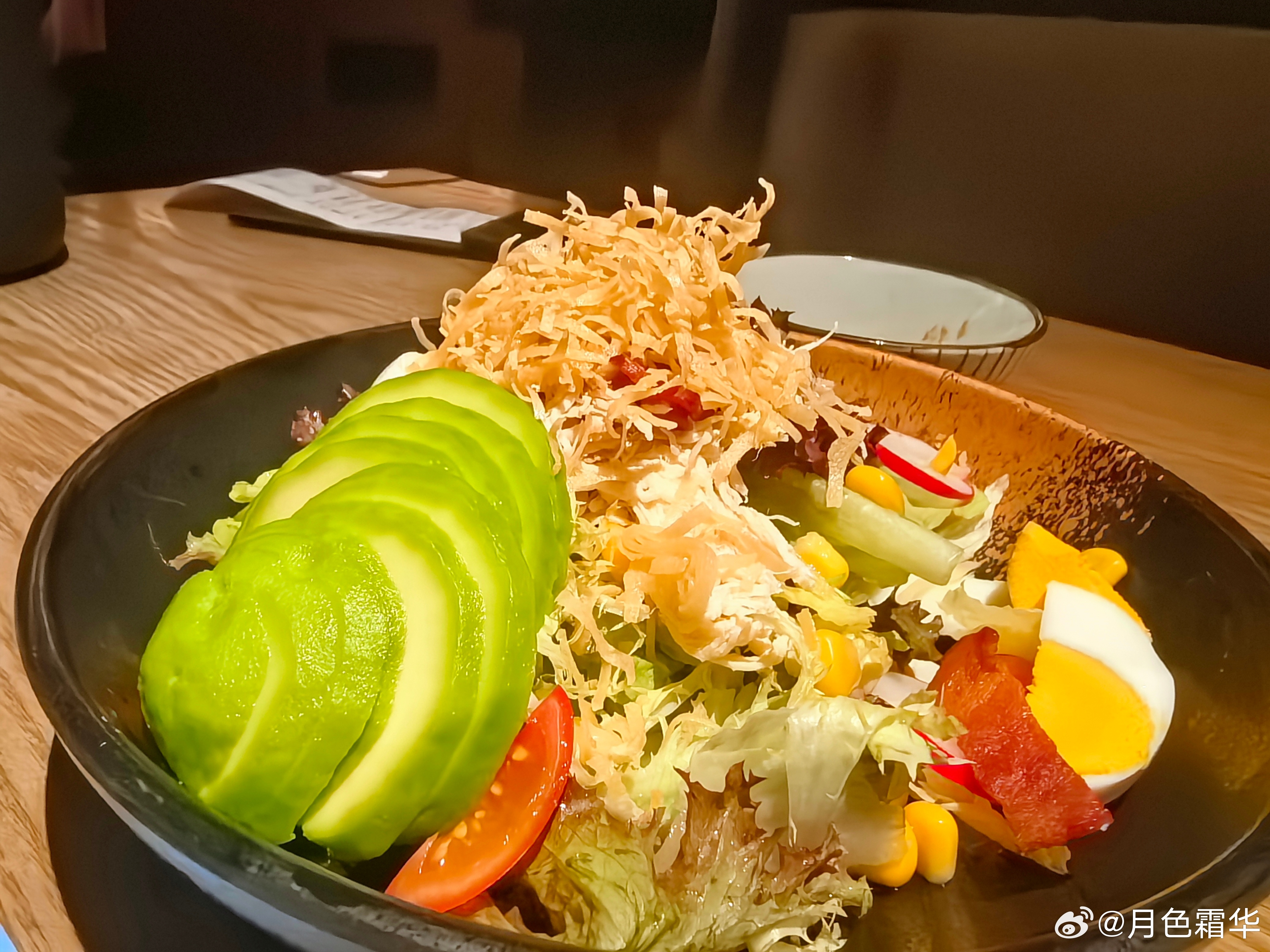 看完电影去团了个四人餐，三个人吃，这个餐里居然没有饮料，好扎实的一顿，牛肉饭没吃