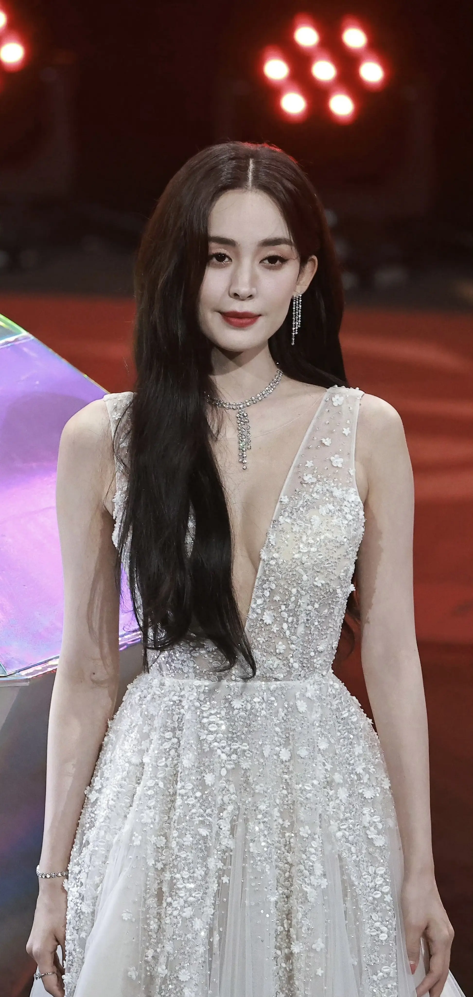 娜扎。