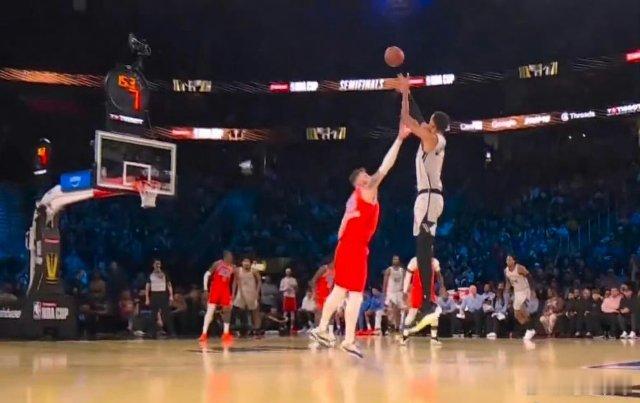 雷霆复刻了当年勇士的遗憾雷霆109-111，输给马刺。不但自己16连胜被终结，还