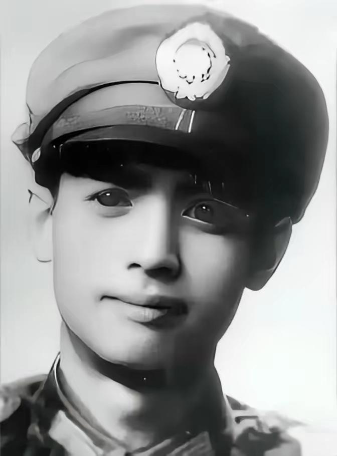 1949年深秋，四川成都。一栋青砖小楼里，传出撕心裂肺的哭声。国民党陆军中将韩任