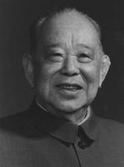1979年，开国中将廖汉生到成都办事，特意去见一个老弟兄。 寒暄没两句，廖汉生问