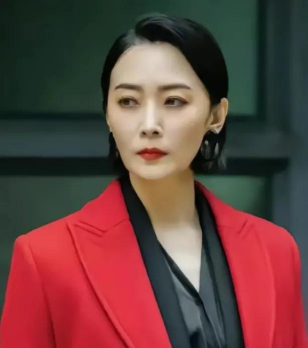  程程的扮演者曲栅栅，1982年5月21日出生在吉林省长春市。2005年毕业于中