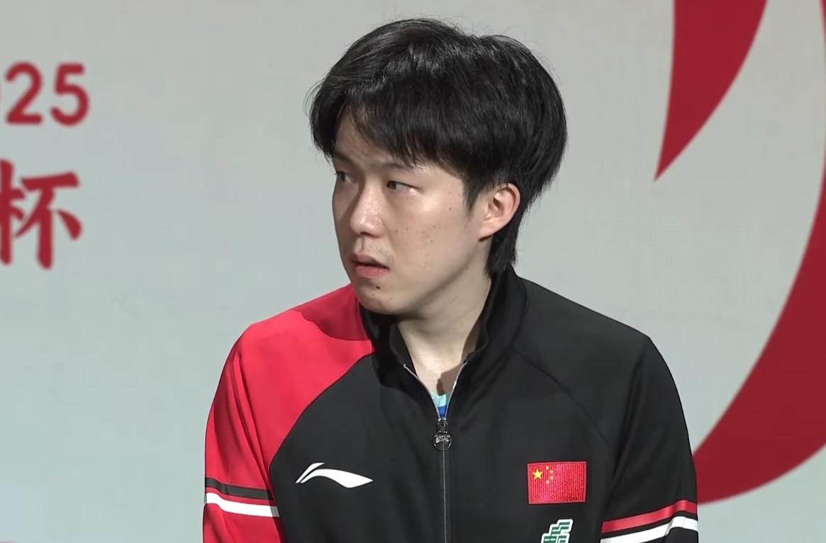 我去，王楚钦赛后采访为何飙东北话！

记者问：恭喜中国队赢下比赛，
今天先采访王