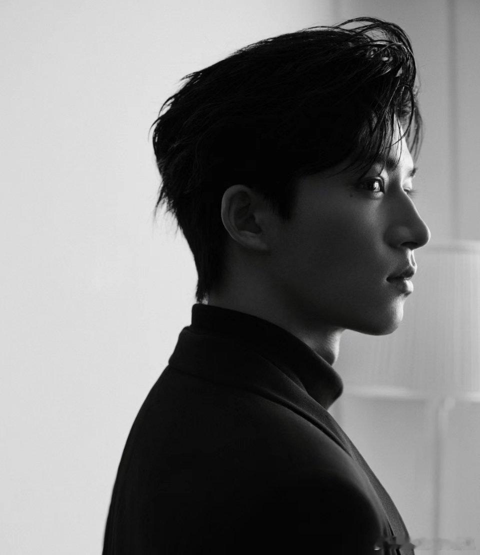 王星越现在好像没有萧蘅时期好看了 ​​​