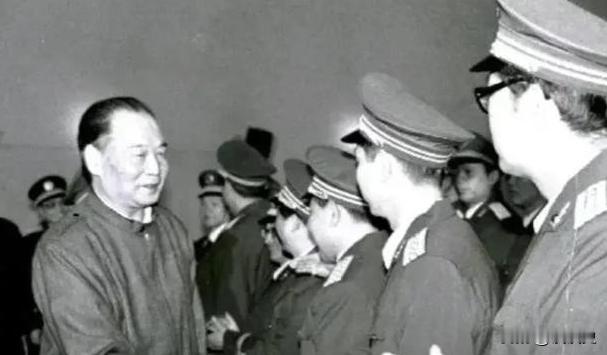 1974年，浙江副省长王芳被关押7年，随时有生命危险，妻子刘馨走投无路，只能写信