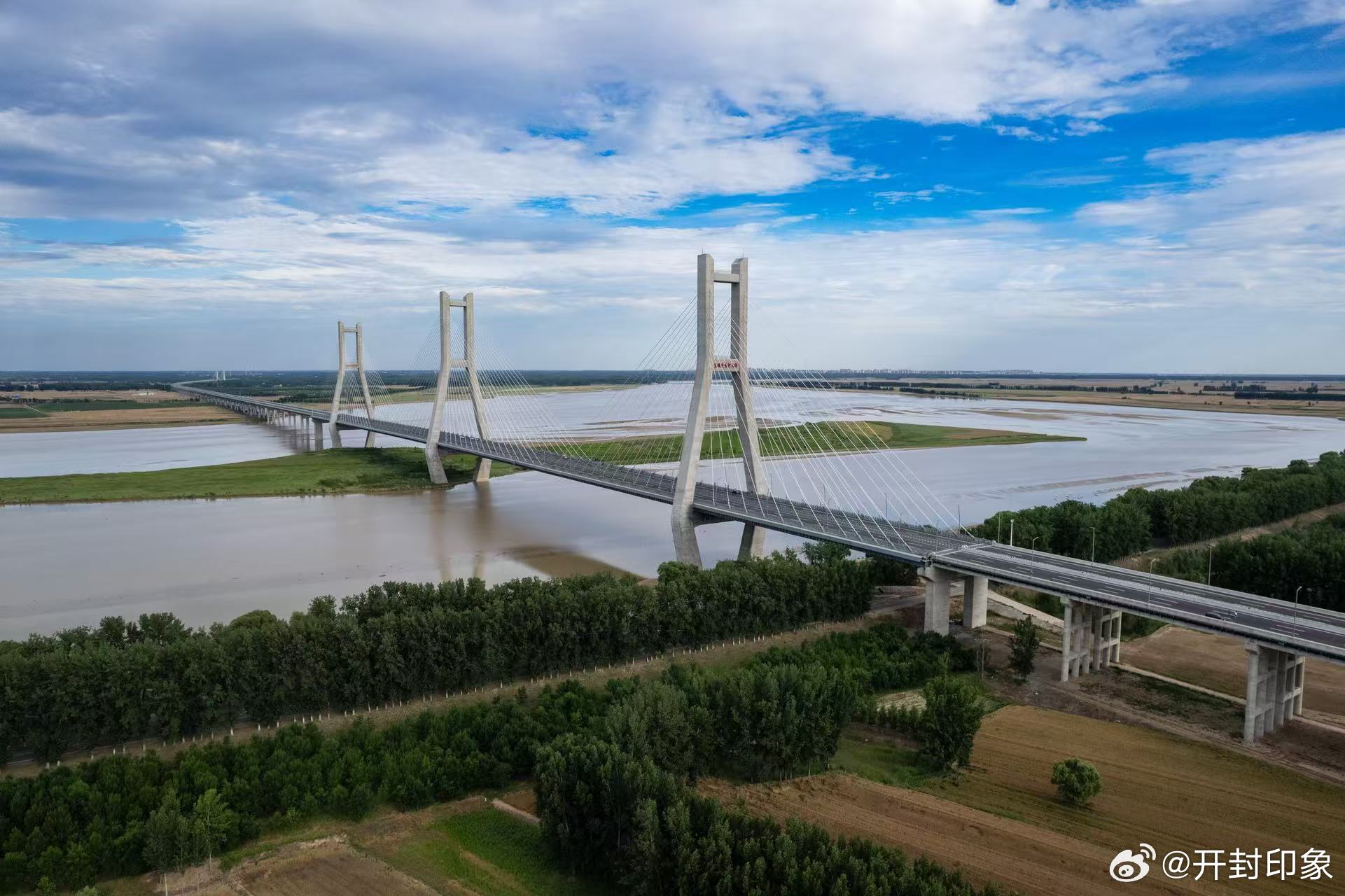 沿黄高速公路兰考至封丘段正式通车 6月16日零时起，沿黄高速公路兰考至封丘段项目