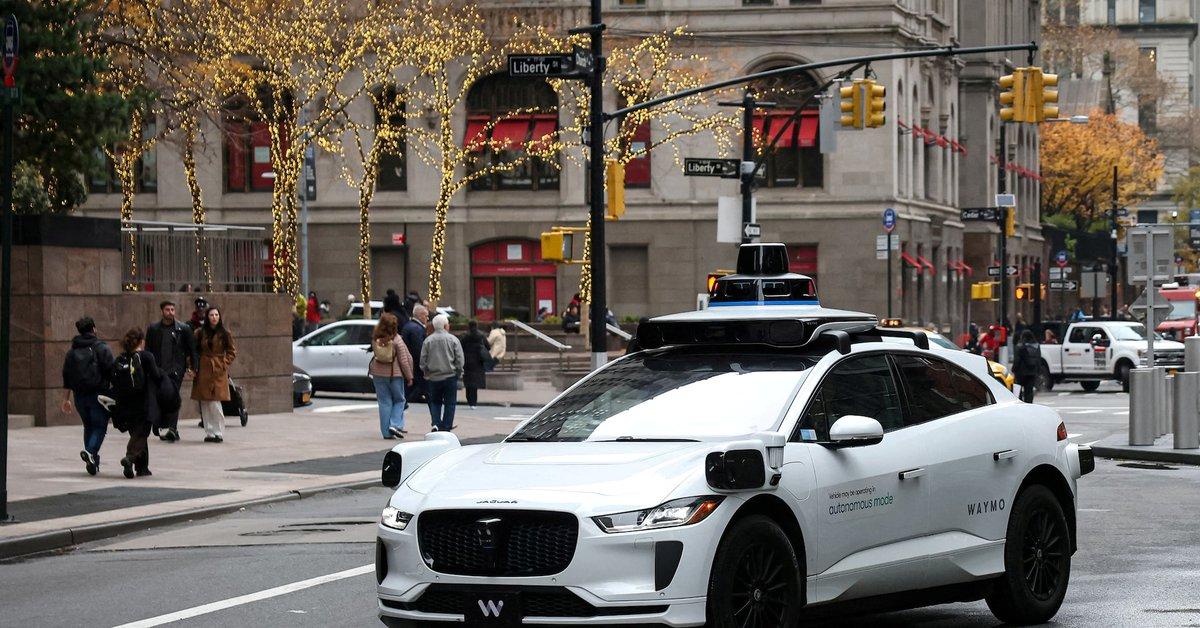 [To learn English]
Waymo is recalling 3,