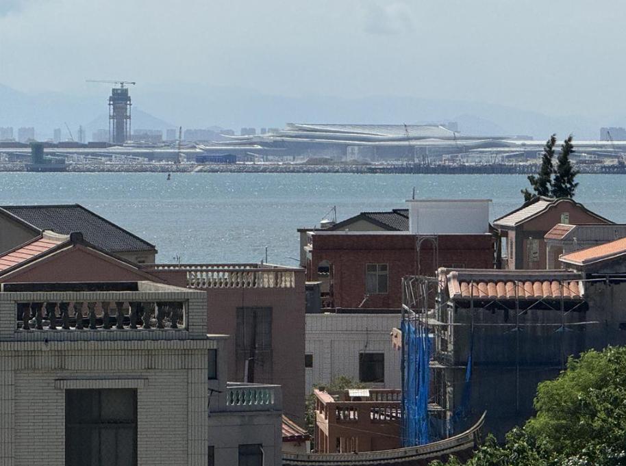 就在刚刚，

金门县副县长李文良发表声明，

4月12日，国台办宣布“10项惠台