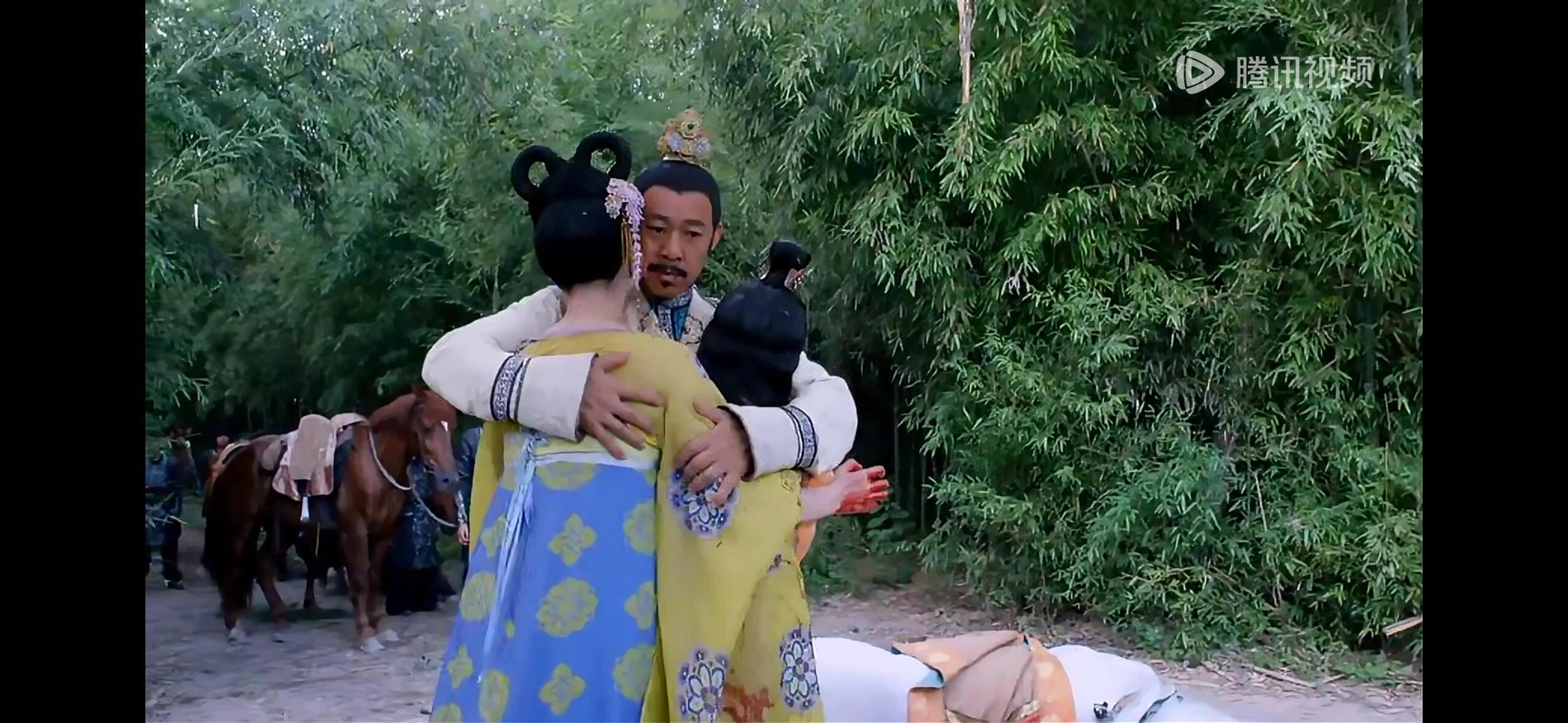 甄嬛传这一握，这一抱，有异曲同工之妙 ​​​