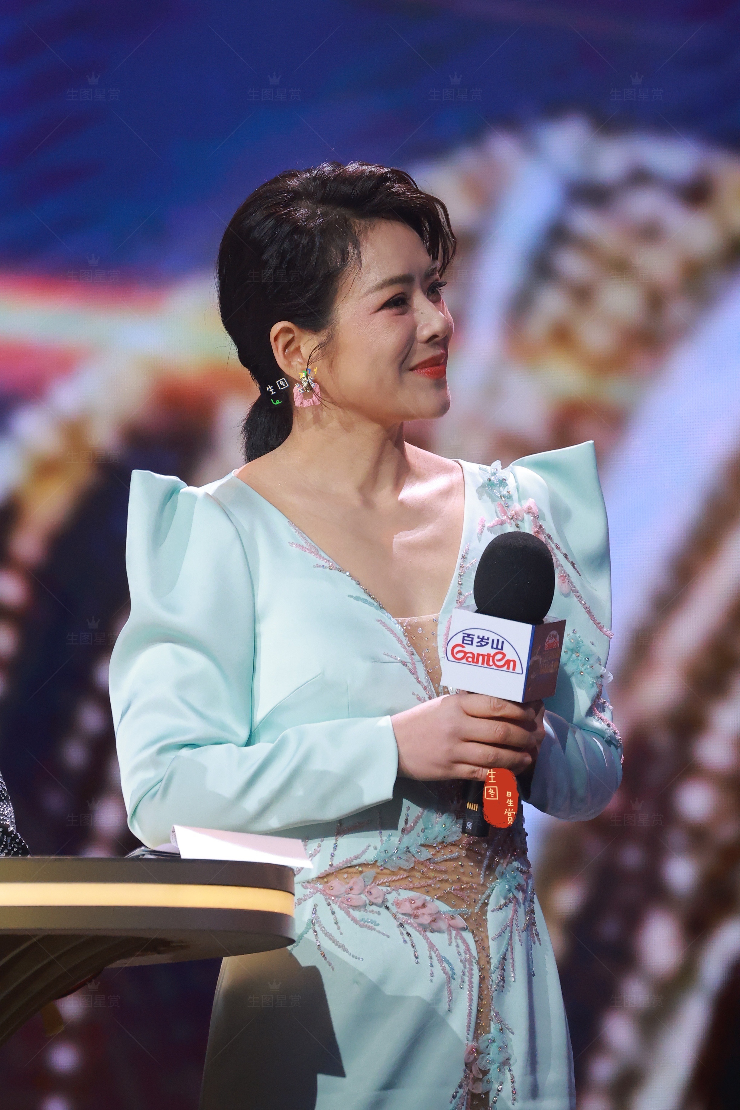 陈辰主持微短剧品质盛典 内场尽显东方卫视一姐的魅力✨ 