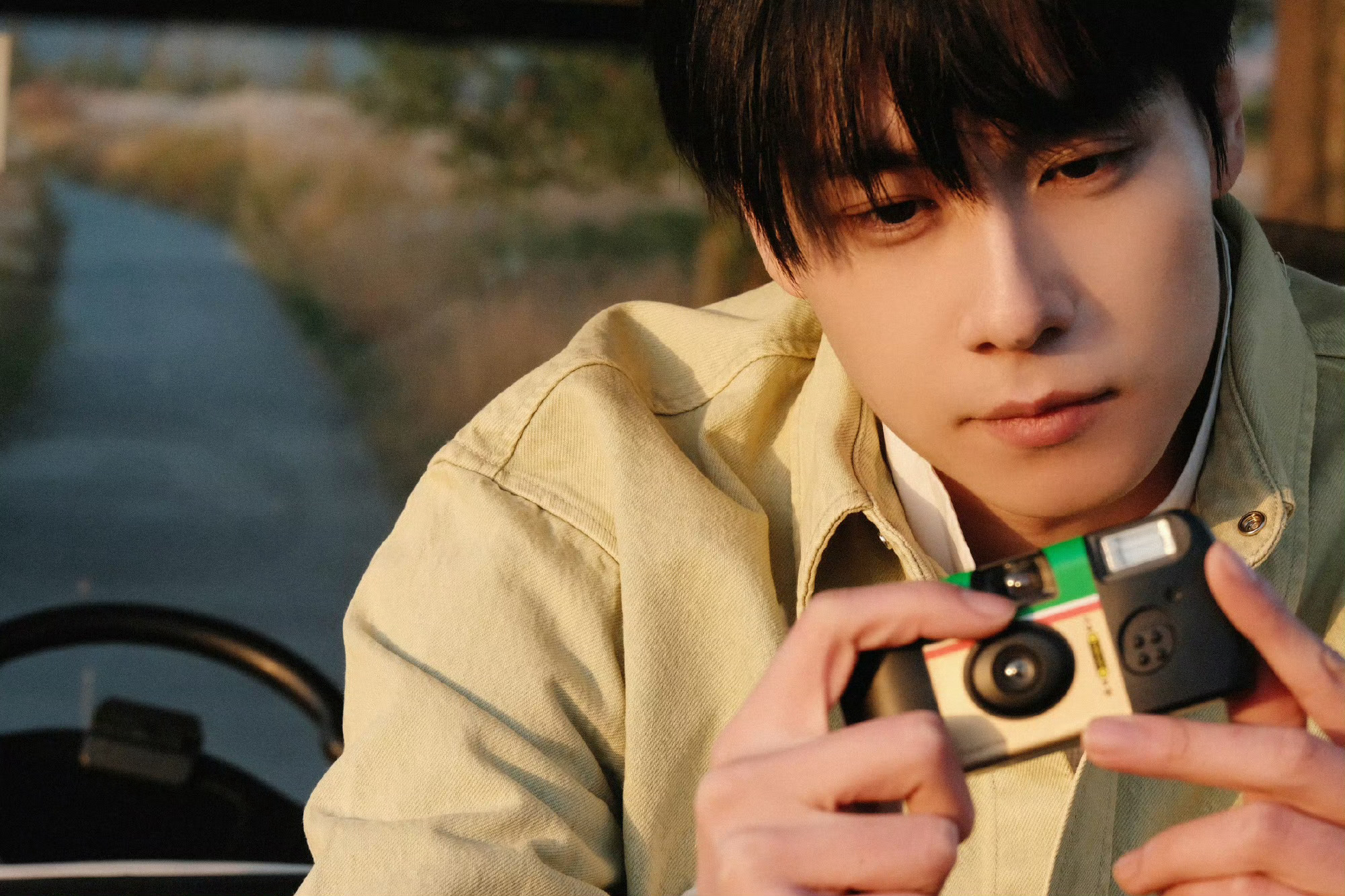 你和景色互为风景🍂day总拍照，景色看你[送花花] 