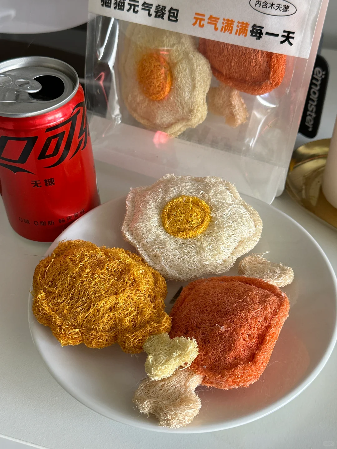 这么可爱的猫咪玩具到底是谁在玩😬