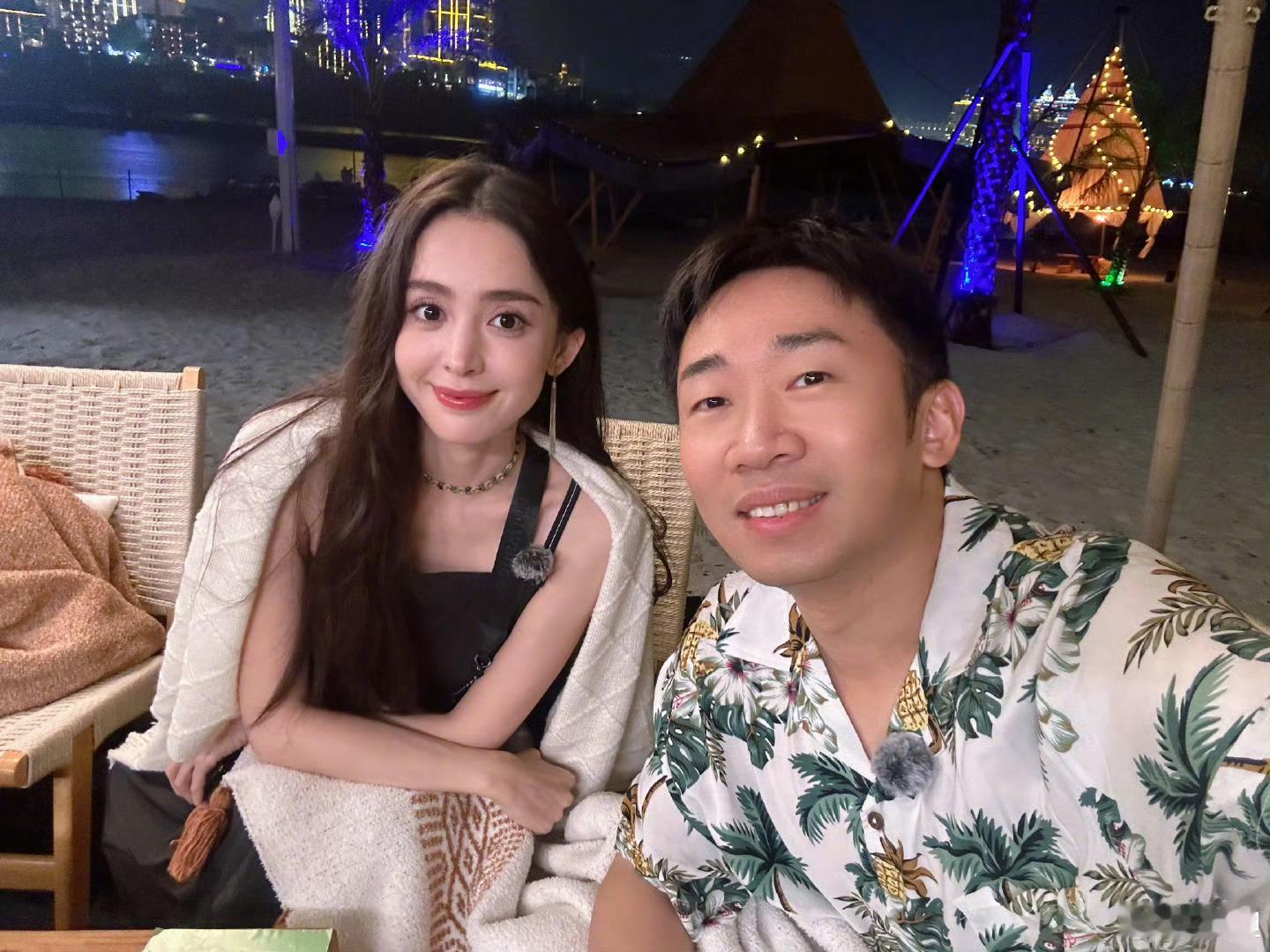 杨迪晒与娜扎合照陈哲远他急了杨迪陈哲远关系真的很好呀[送花花] ​​​
