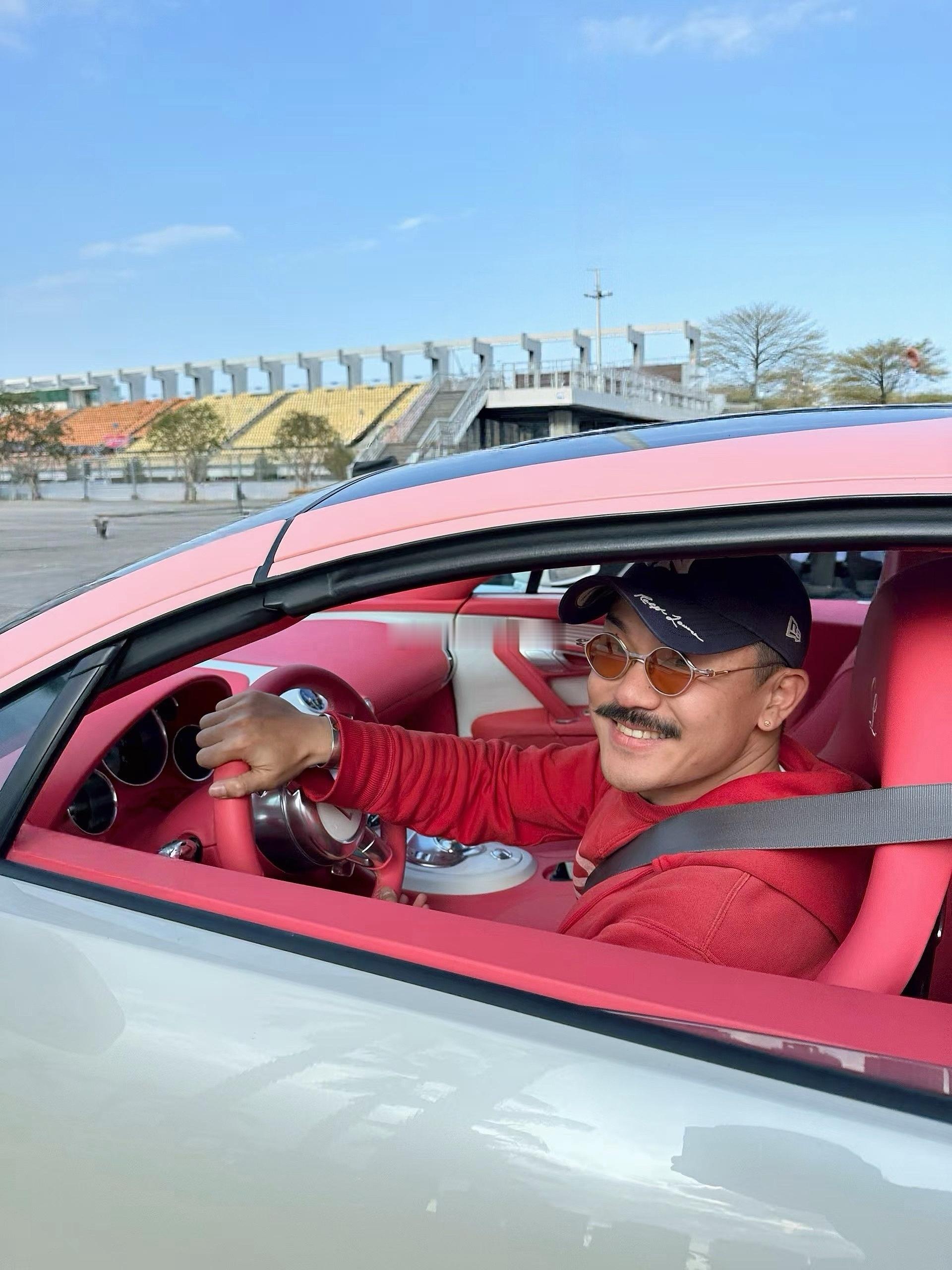 小年一到马上过年✌️小年一到马上过年小年 北京·Runoilbus燃油巴适