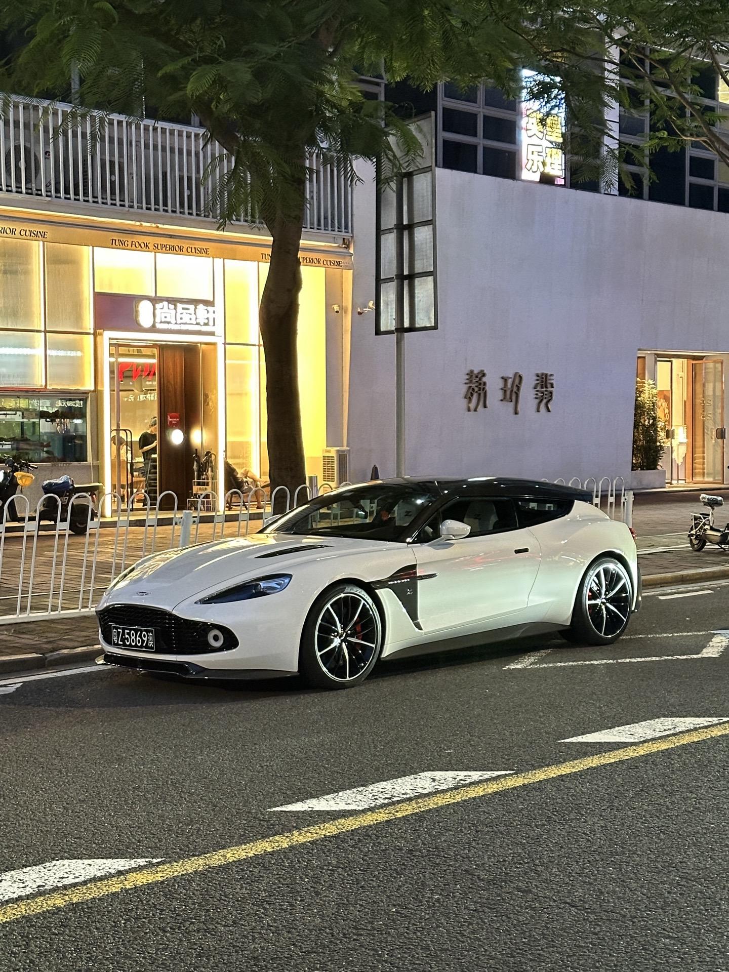 最美猎装马丁Vanquish Zagato