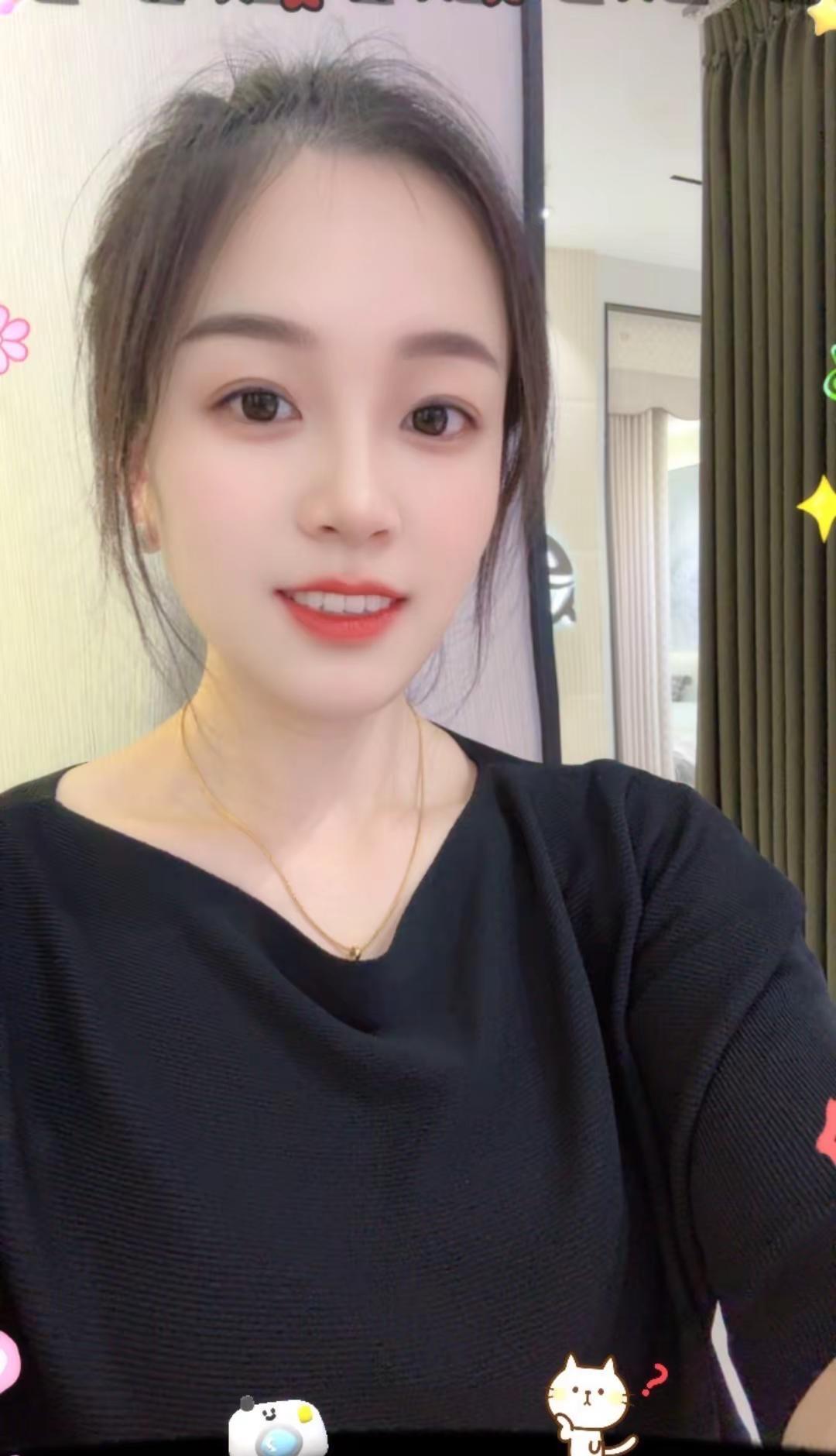 社会不允许女性无能，婚姻不允许女性贫穷，家庭不允许女性脆弱，这个社会对女性的要求