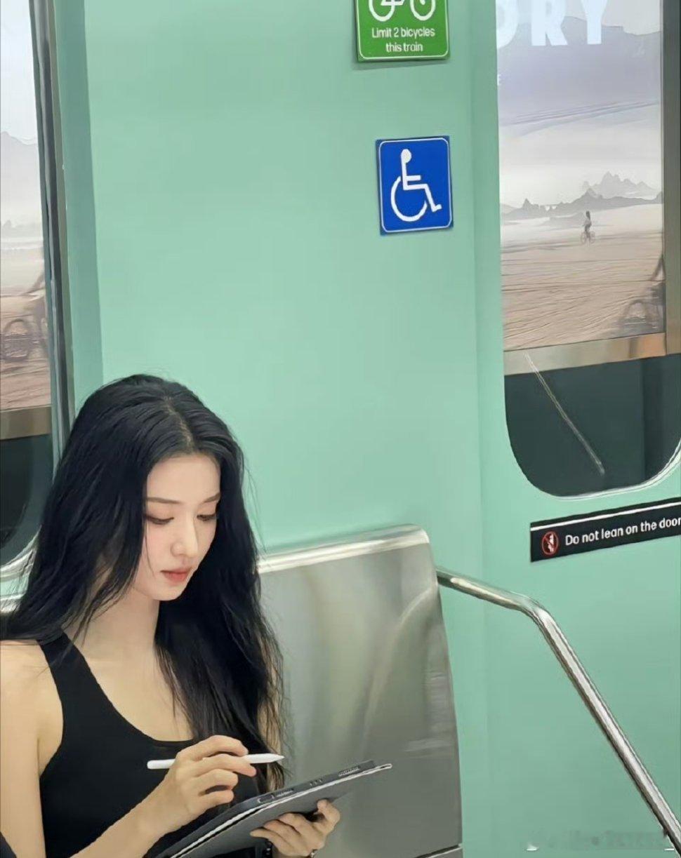 #王楚然 眼前一亮又一黑##王楚然[超话]#哈哈哈哈哈哈哈哈不是谁能想到一个这么