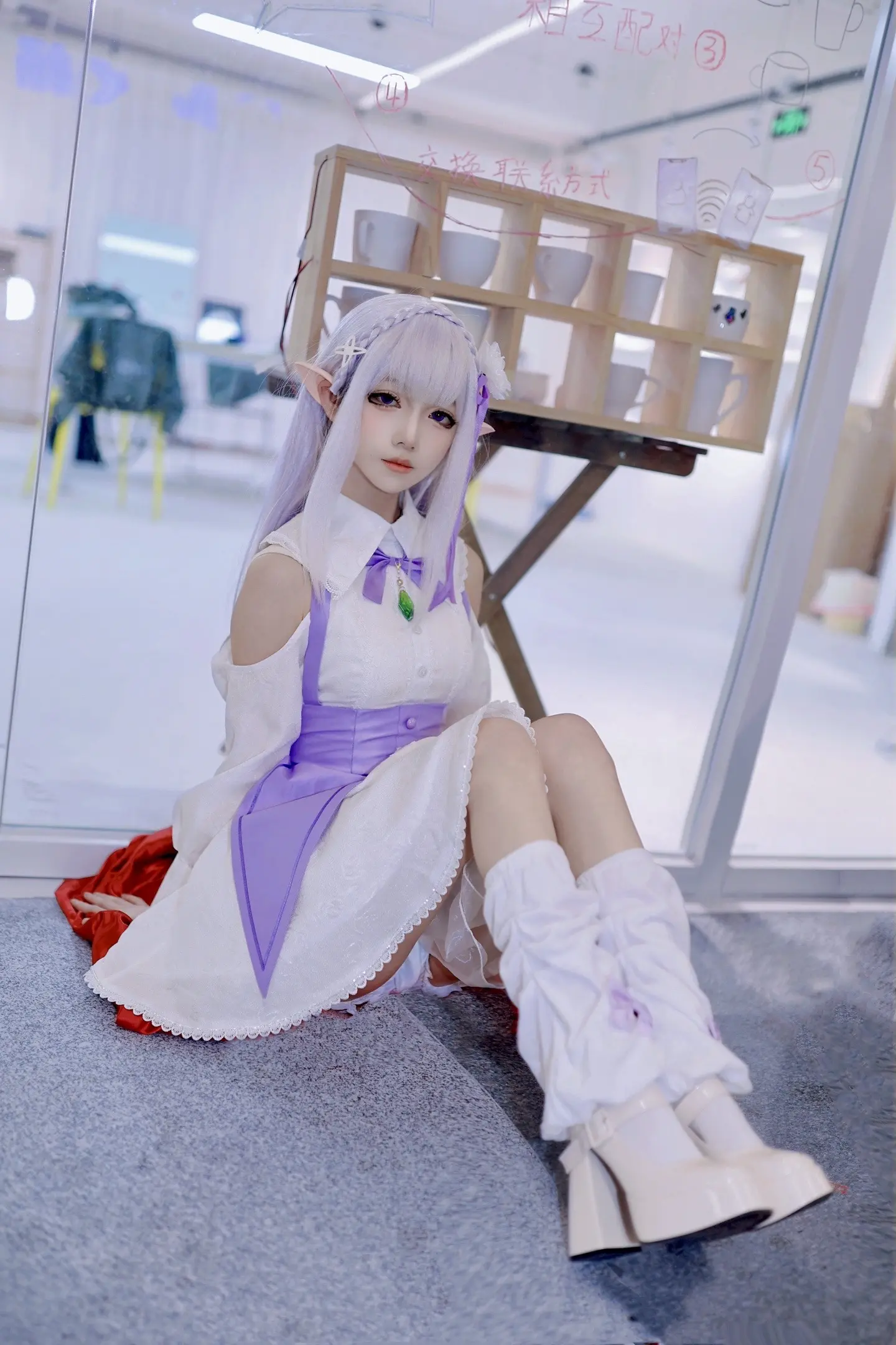 警察叔叔，就是这个人！ 就是这个人是白毛控！ 🧚‍♀️：奶油椰