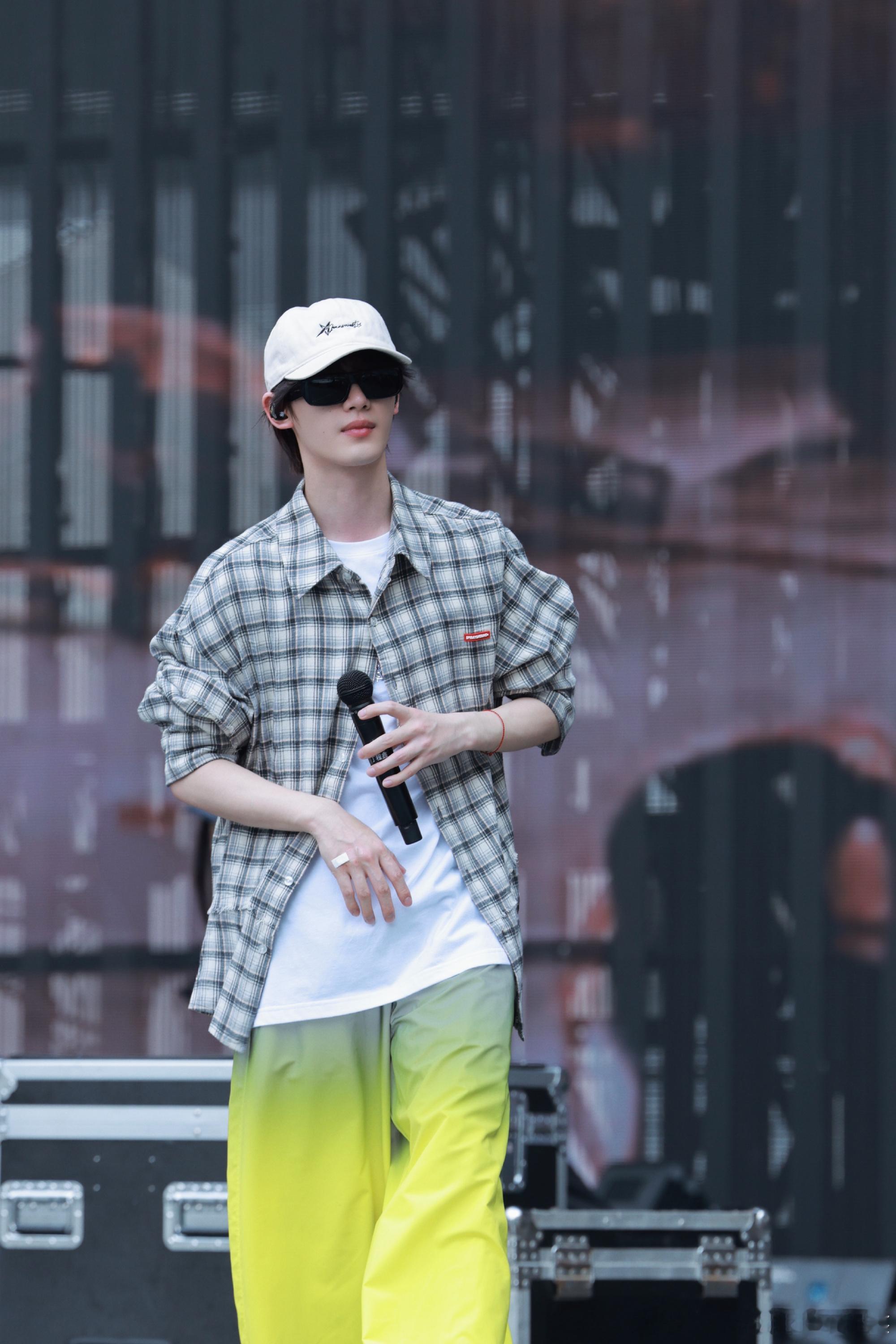 丁程鑫 dcx 丁程鑫上海演唱会 在我的命运轨迹里，你是那颗最亮的星星