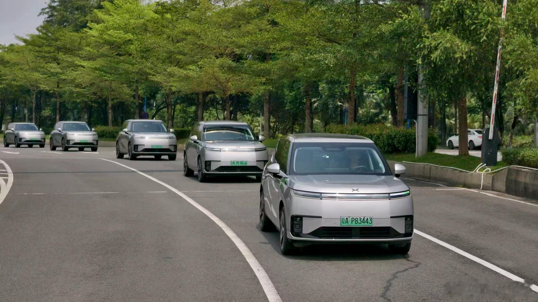 小鹏的robotaxi开始在广州面向公众运营了，从上次坐的感受看来，跟“刻板印象