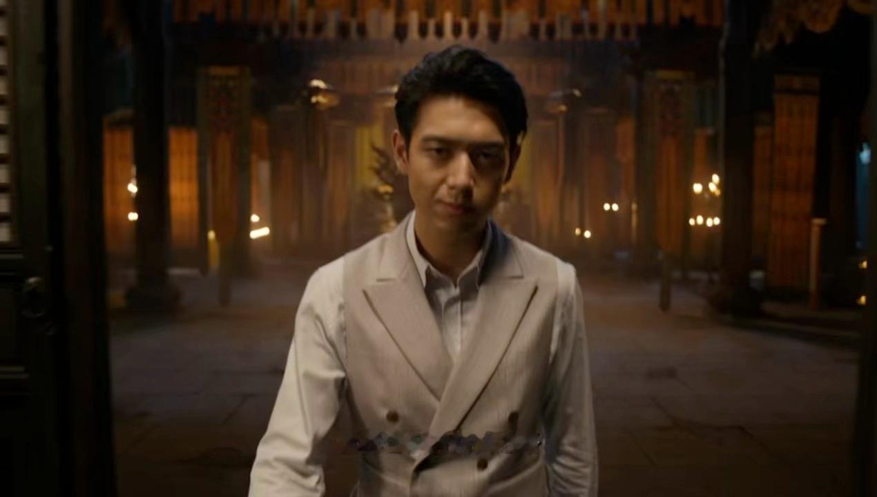 长风起全新预告信息量拉满，李现李一桐饰演的角色接连遭遇陷阱，各方势力设下连环圈套
