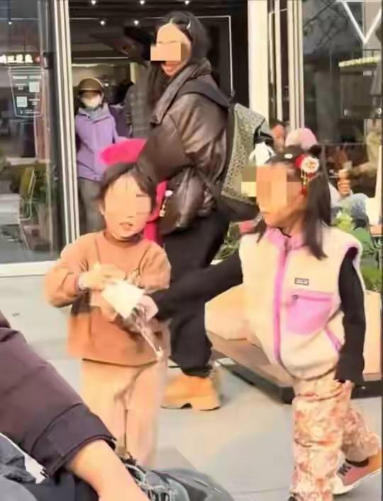 震惊！一场普通的水杯事件，暴露出家庭教育的巨大隐患！家长的态度决定孩子的未来！