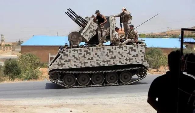 2017 年与 ISIS 作战期间配备 ZPU-4 的 M113 装甲车。黎巴嫩