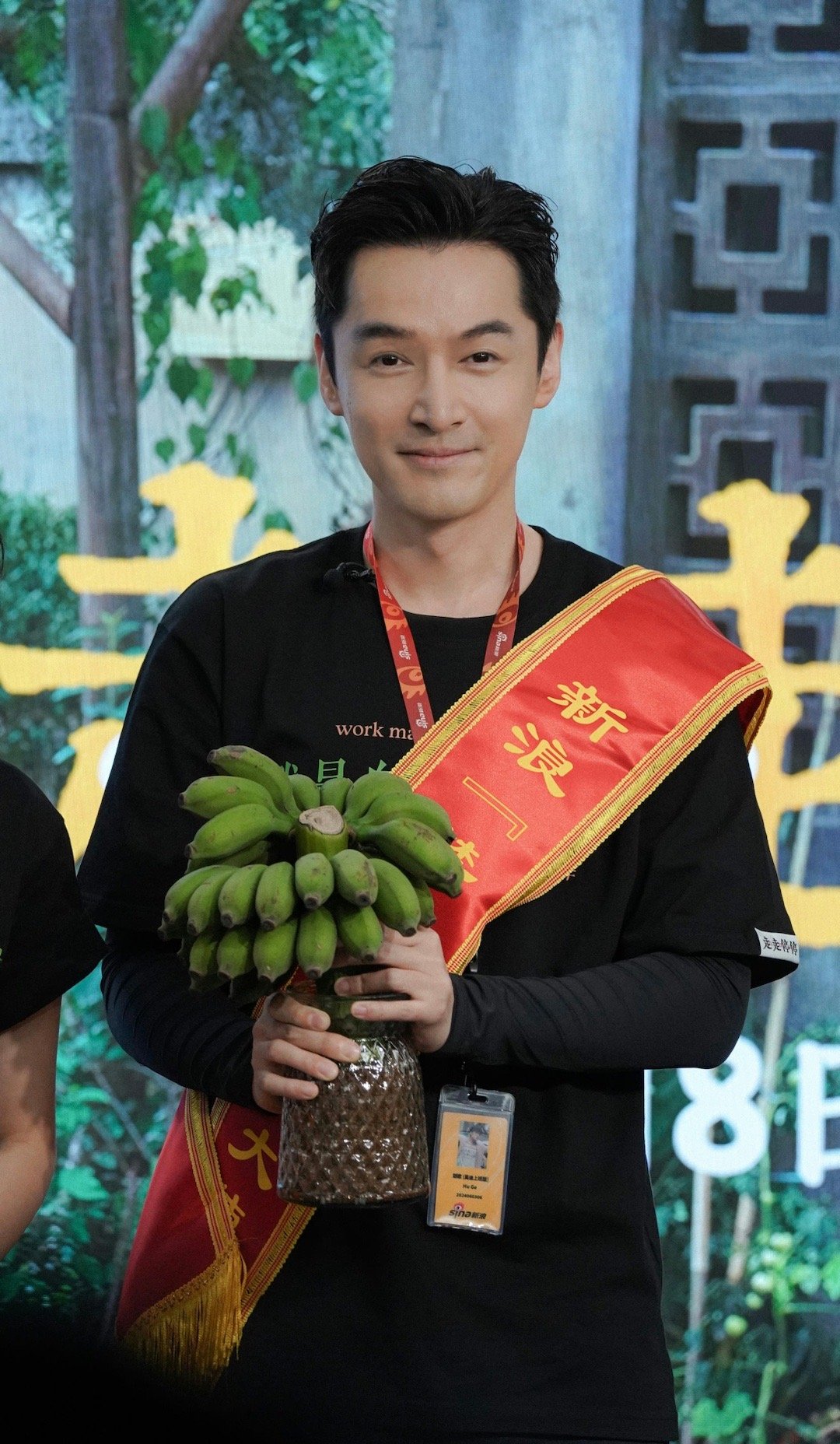 听说胡歌老师是从“宝总”无缝衔接到“吴迪”，两个角色反差可以说是天差地别，想问胡