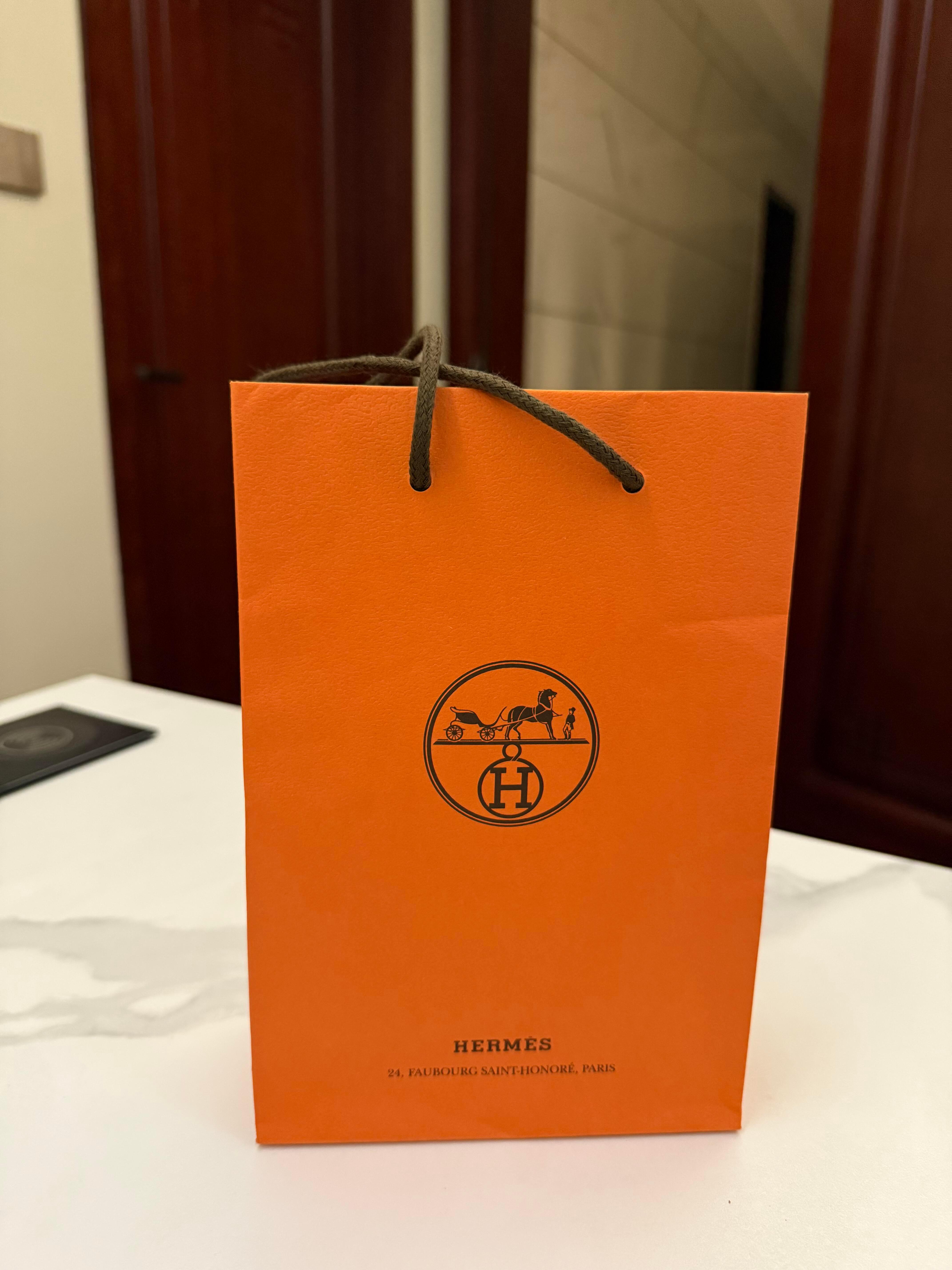 先爱自己,再爱生活,最后才是爱情,不依附,不讨好不将,就这才应该是我。