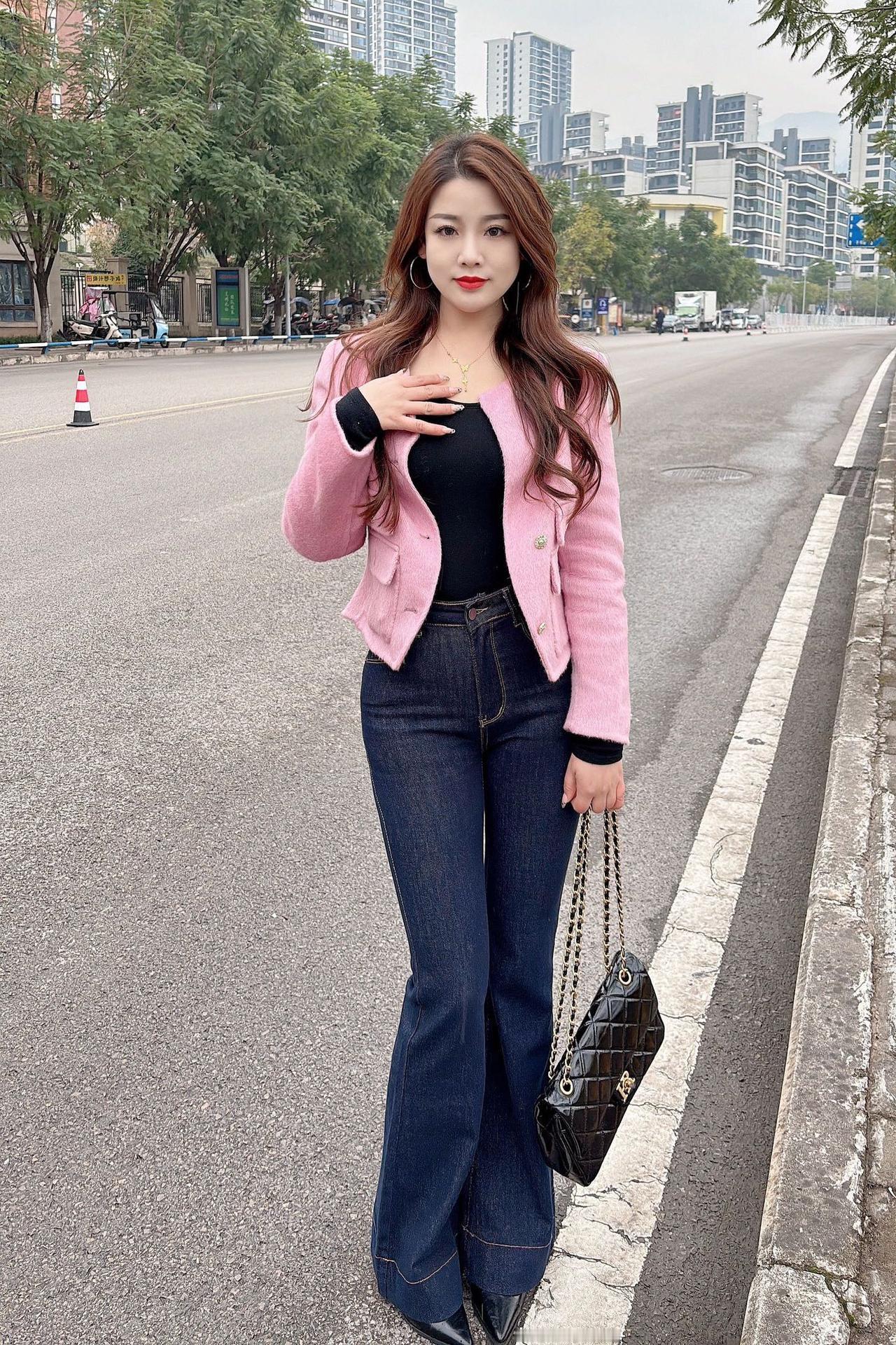 大家都很累 没有精力再去分担压力 有些情绪太厚重 理解是种奢求