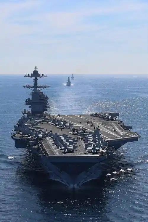 美军林肯号航母停靠泰国芭提雅休整期间，两名舰上士兵因醉酒斗殴被当地警方处置，随后