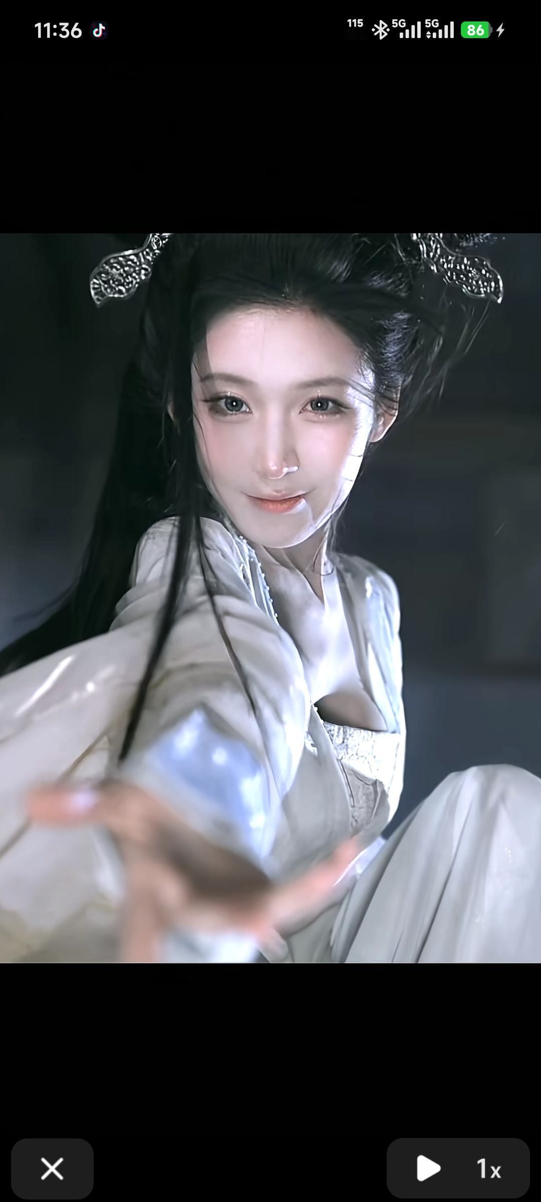 古风美人，一袭白衣，惊艳了时光