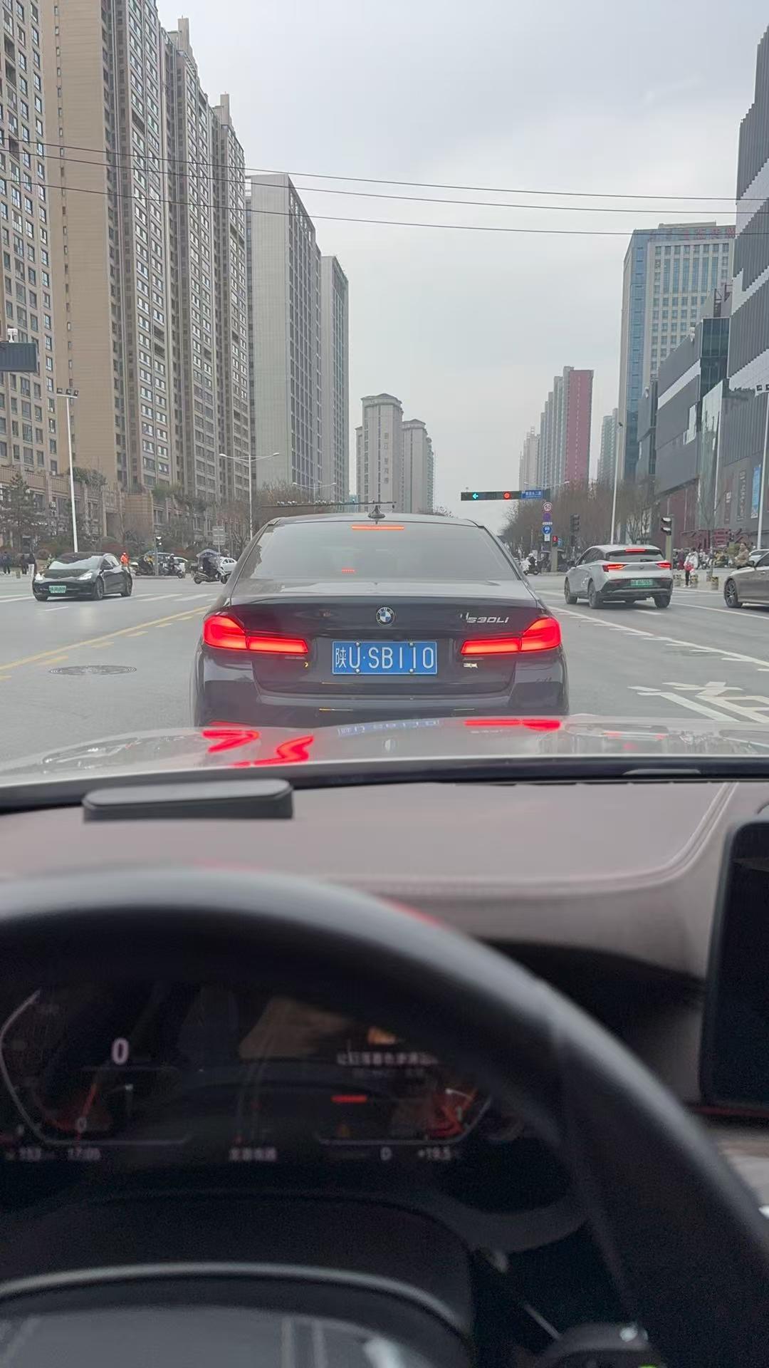 这车牌好像不太行吧。。。（图片自网友）