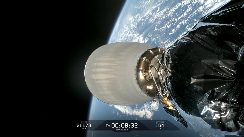 spacex猎鹰重型火箭 好嘞，二级一次关机，开始十分钟左右的滑行段，未来还有两