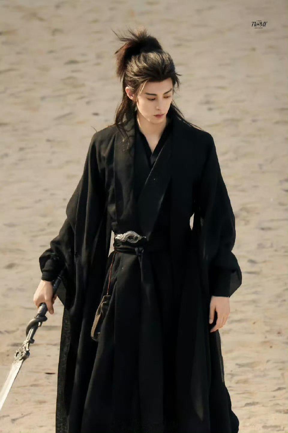 仿佛看到了东方青苍的影子 王鹤棣天选Bking男主 ​​​