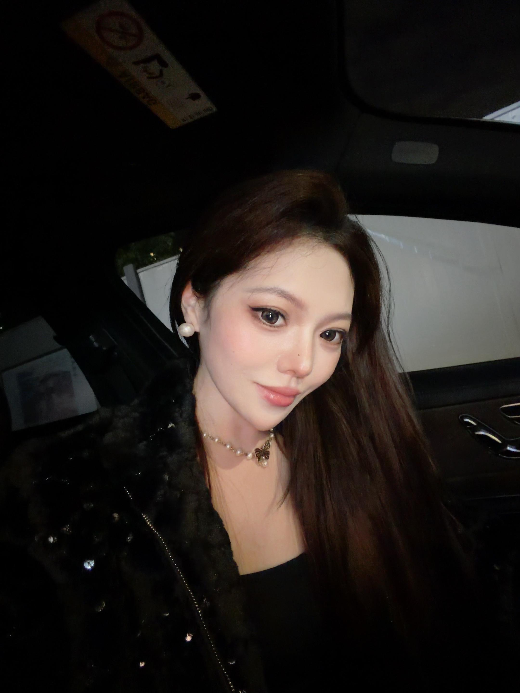 钱是我自己挣的 苦是我自己吃的 我永远是我自己的底气 所以我不害怕失去...