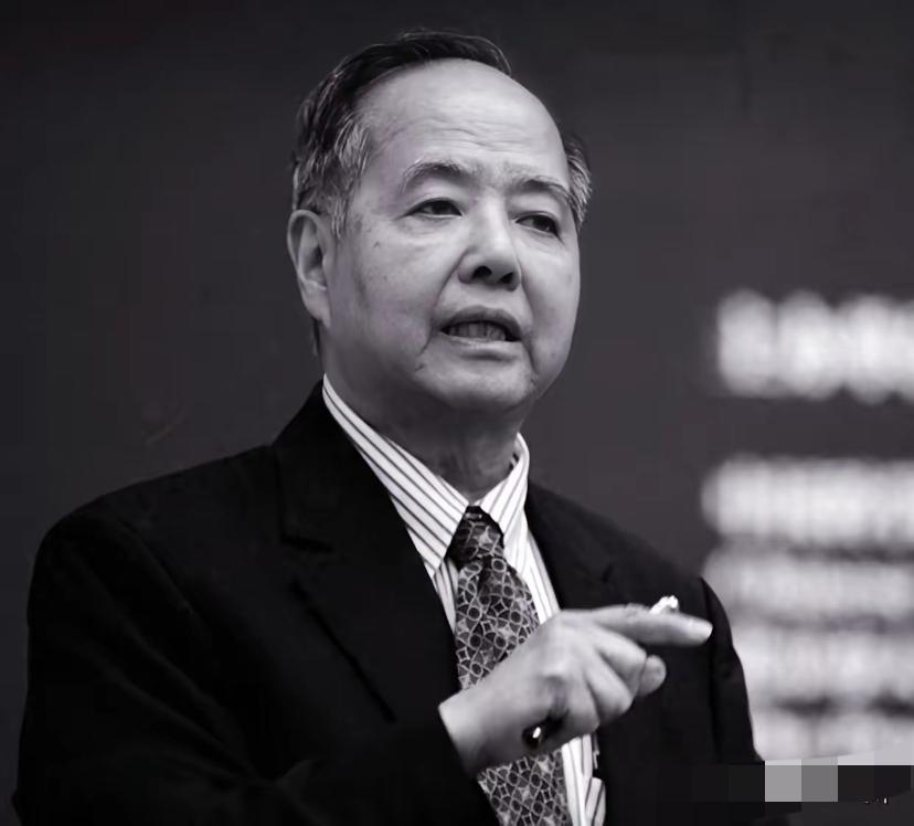 这个世界上我最想不通的人，
就是李政道了！
北大分配的住房，李政道不住，也不让儿