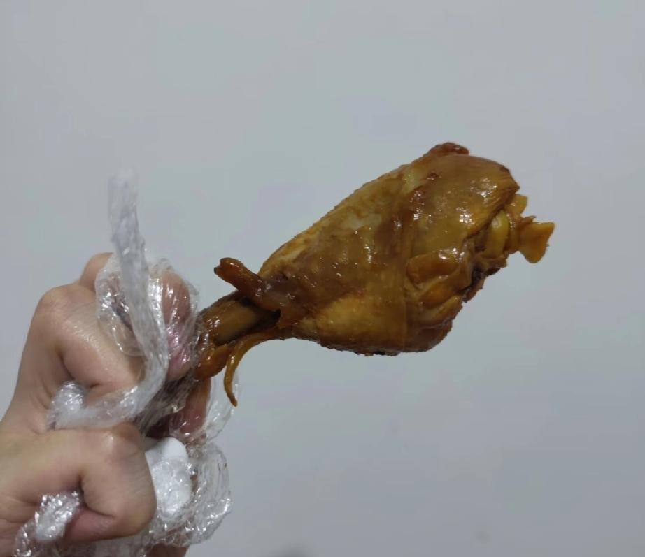 我曾经靠饿减肥，一个月瘦了十五斤，但现在，我再也不会用那种方法减肥了。


没有