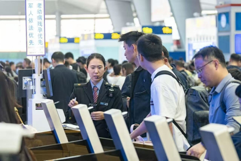 #广深往返潮汕等方向加开列车#【广深往返潮州汕头等方向加开旅客列车！铁路返程客流