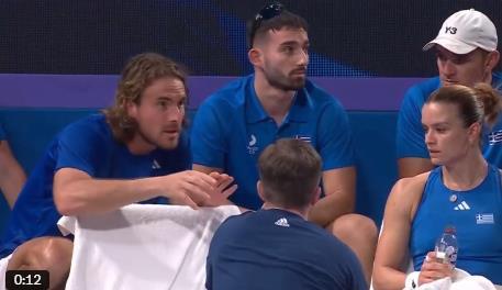 联合杯
西西帕斯现场指导萨卡里：
“错过机会，我们不在乎，错过就错过吧。至少你正